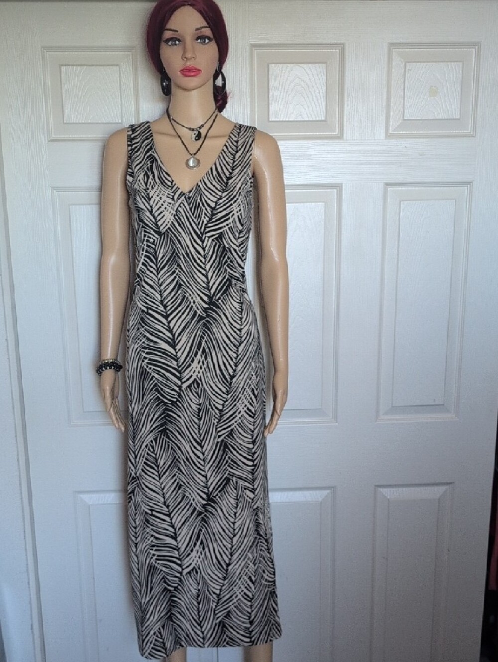 Jones Wear V-Neck Maxi Dress